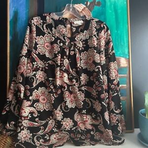 Faith and Joy Black and Red Floral Key Hole Blouse L